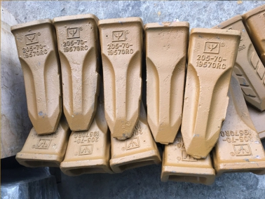 PC200巗(yan)石(shi)鬭齒