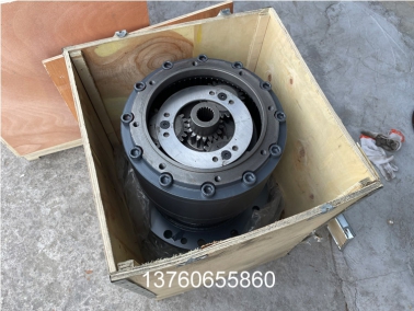 EC210B挖(wa)掘機迴轉(zhuan)牙(ya)箱