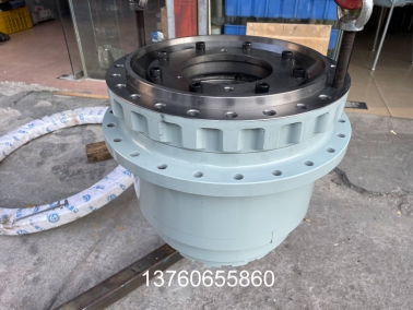 EC460B行(xing)走(zou)牙箱(xiang)